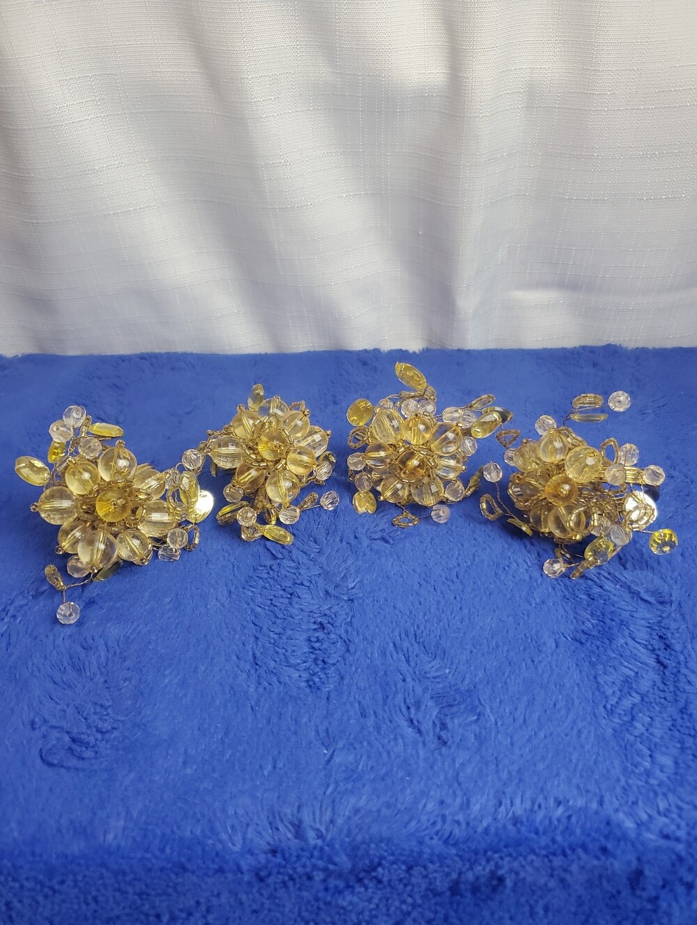 Set Of 4 Pier 1 Beaded Cluster Napkin Rings Yellow Brown Gold Beads Golf Rings